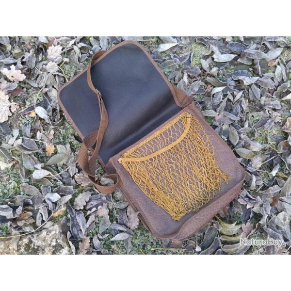 Belle gibeci�re simili cuir.