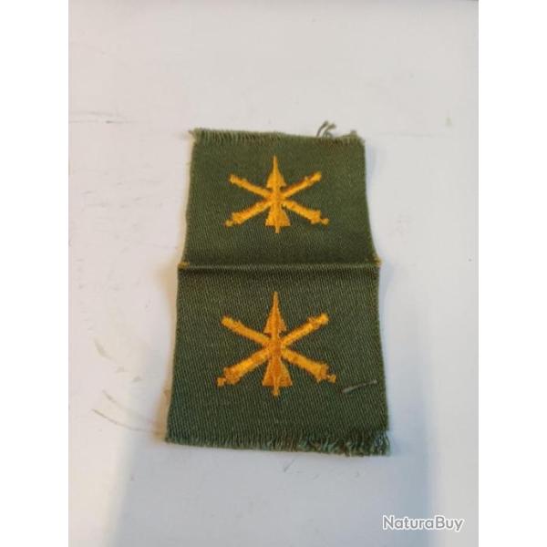 Lot de collars officier arm�e us ARTILLERY ANTI AERIENNE kaki ORIGINAL
