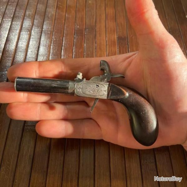 JOLI PISTOLET DE GOUSSET � COFFRE GRAV�