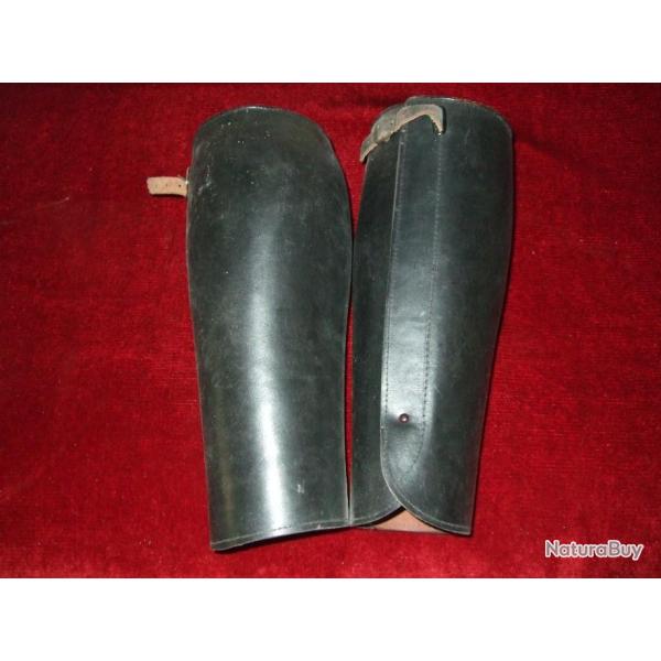 Jambires pour Sous- Officiers de la  Gendarmerie ou autres units en cuir .noir Lot  N 7 .