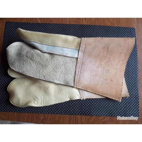 Gants en cuir �pais pour pose des barbel�s . Model fran�ais