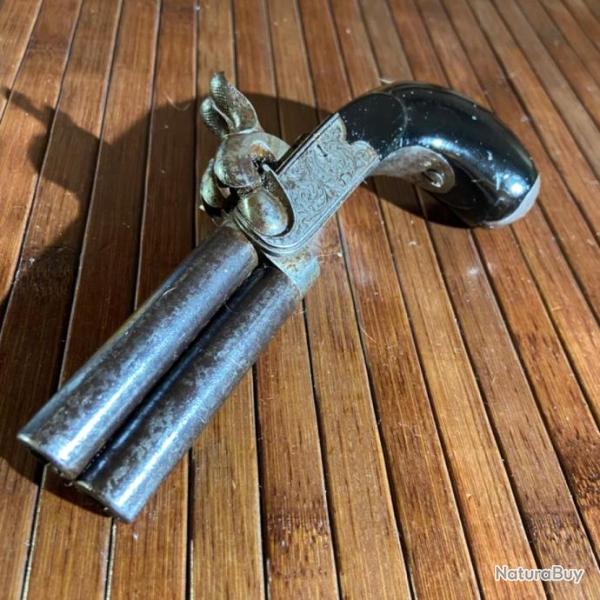 BEAU ET PEUT COURANT PISTOLET DERRINGER  SUPERPOS� A PERCUSSION