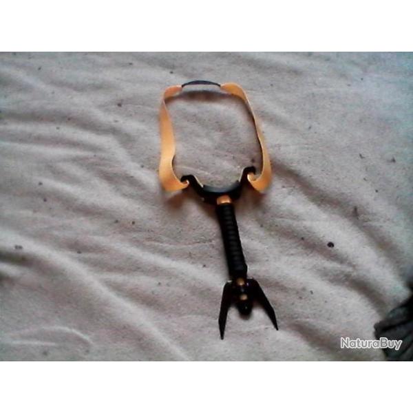 LANCE PIERRE artisanal " gu�pe de chasse "