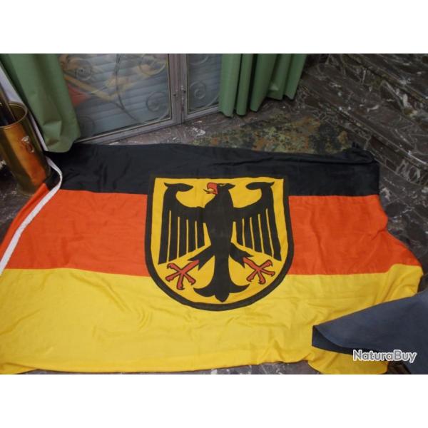 RARE !!! Drapeau MILITAIRE FEDERAL ALLEMAND RFA   100% d'origine !!!