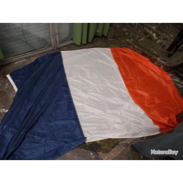Drapeau MILITAIRE FRANCE  NEUF !!!  Ann�es 90