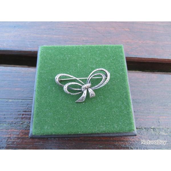 VINTAGE - Ancienne broche en argent, petit noeud pav� de marcassites - Allemagne (Vers 1930)