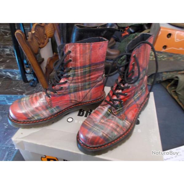 Chaussures style bottines DOC MARTINS  Vintage  PUNK !!