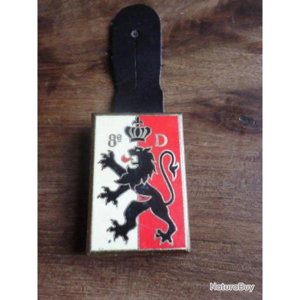 Insigne sur cuir  8eme division d infanterie   y deslsart 89100  sens