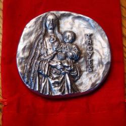 TRES  GROSSE ET LOURDE MEDAILLE EN BRONZE ARGENTE- (( LA VIERGE A L'ENFANT)) VILLE DE TROYES