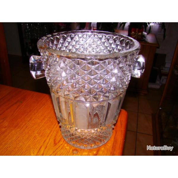 EXTRAORDINAIRE, LOURD,  ET MAGNIFIQUE SCEAU A CHAMPAGNE EN CRISTAL+ MOTIFS POINTES DIAMANTS, SUPERBE