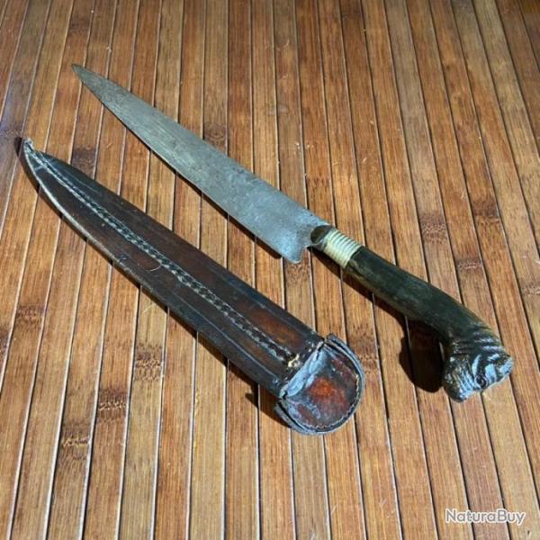 GRAND POIGNARD DE  GAUCHO � T�TE DE CHIEN SCULPT� AM�RIQUE DU SUD 19 �ME