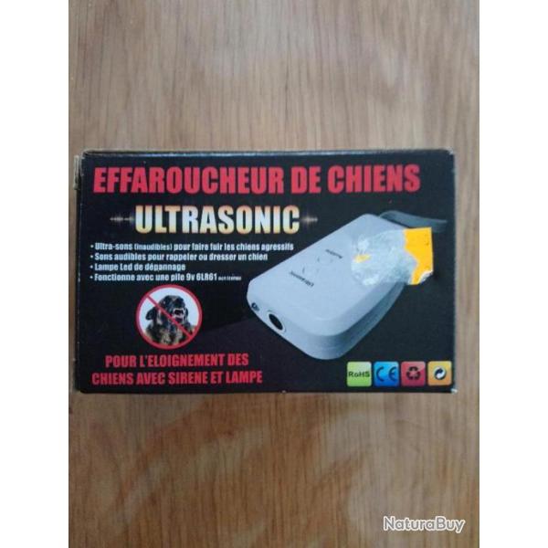 EFFAROUCHEUR DE CHIENS "ULTRASONIC" MULTI-FONCTIONS
