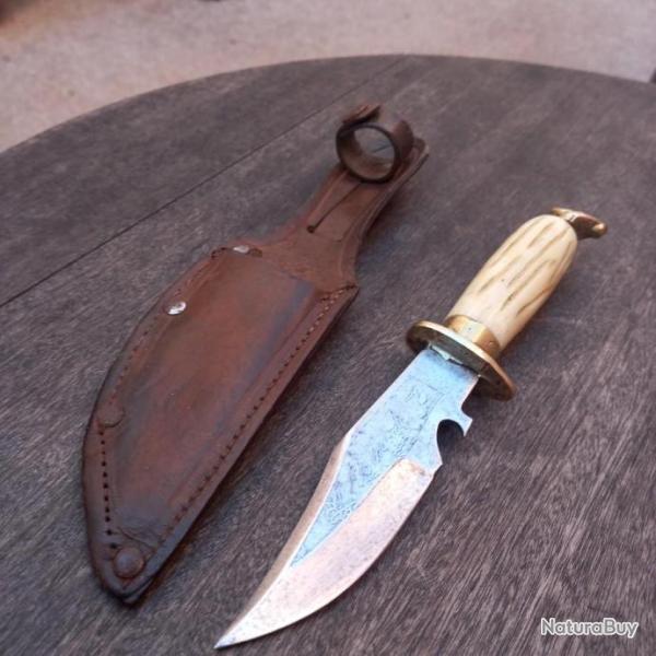 Magnifique Couteau de Chasse ARTISANAL ESPAGNOLE Tete de Loup Manche en OS avec �tui en cuir