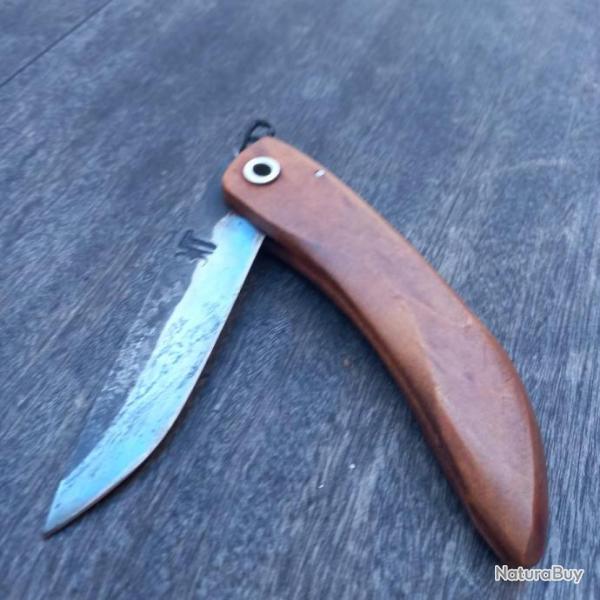 Joli Couteau Artisanal Pi�montais Forg� Manche en Bois