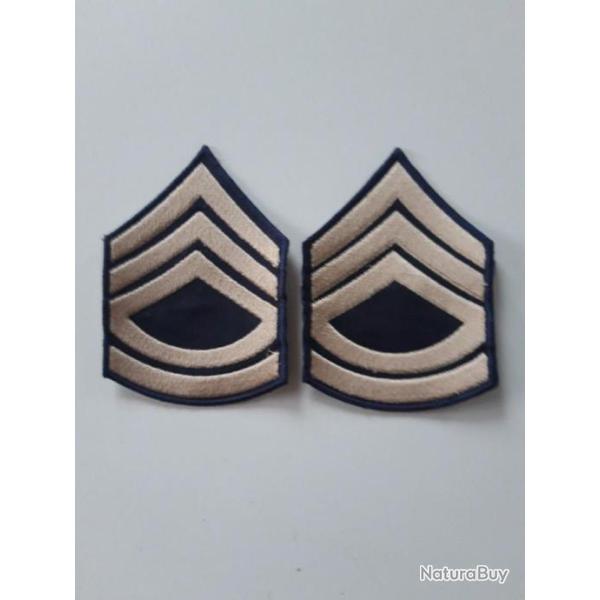 PAIRE D INSIGNES DU GRADE DE TECHNICIAN SERGEANT U.S.MODELE BEIGE