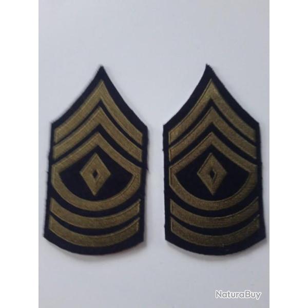 PAIRE D INSIGNES DU GRADE DE FIRST SERGEANT U.S.MODELE OLIVE
