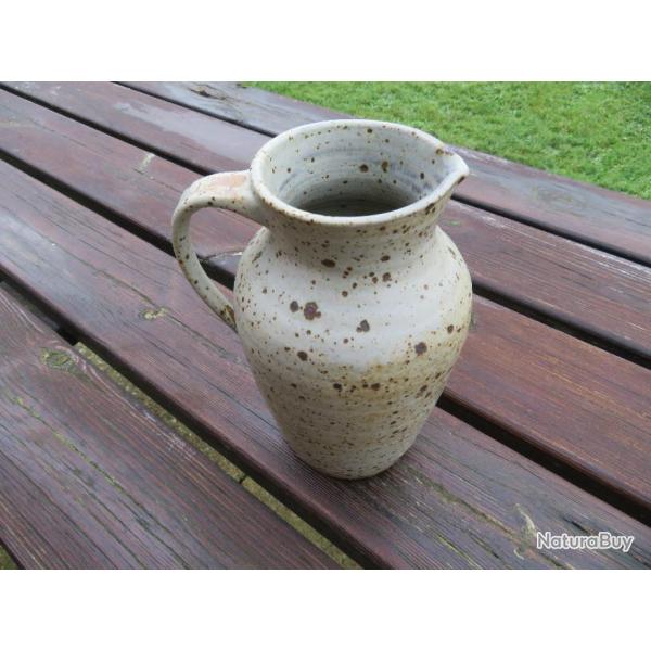 VINTAGE - Ancien pichet avec anse en gr�s pyrit� sign� JIBEL - FRANCE (Vers 1960)