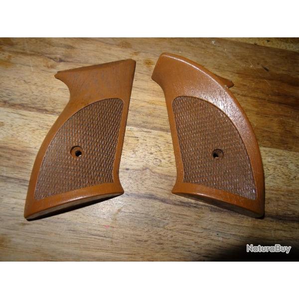 Plaquettes synth�tiques de pistolet Crosman