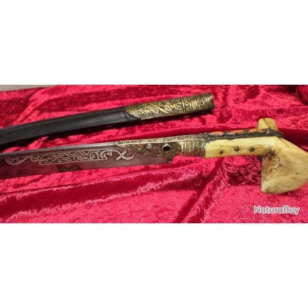 Exceptionnel YATAGAN de luxe ottoman dat� 1269(1853) ivoire,coraux,argent,pierre,et fourreau en cuir