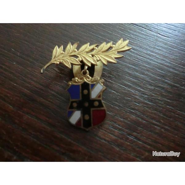 insigne attache  palme  sous officiers  reserve tourcoing