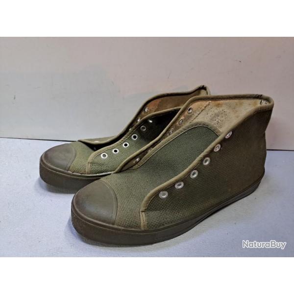 NEUFS ! baskets bas de l'arm�e espagnole EJERCITO ESPANOL ( taille 40)