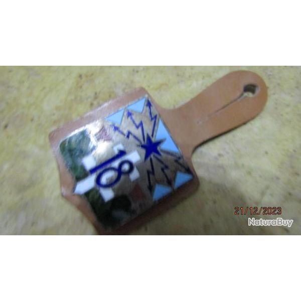 insigne pucelle 18� regiment des Transmissions, �mail, dos guilloch� pastille dp Drago Paris