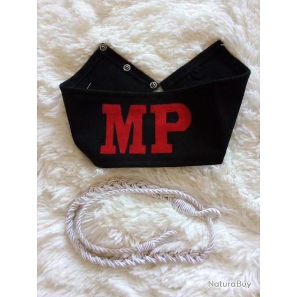 LOT 2 POLICE MONT�E CANADIENNE WW2 UNIFORME