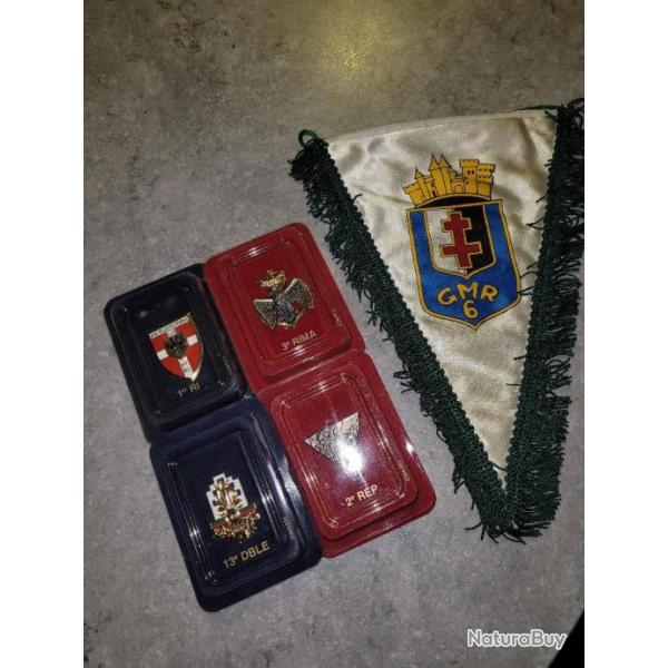 un signe militaire francais + 1 fagnon