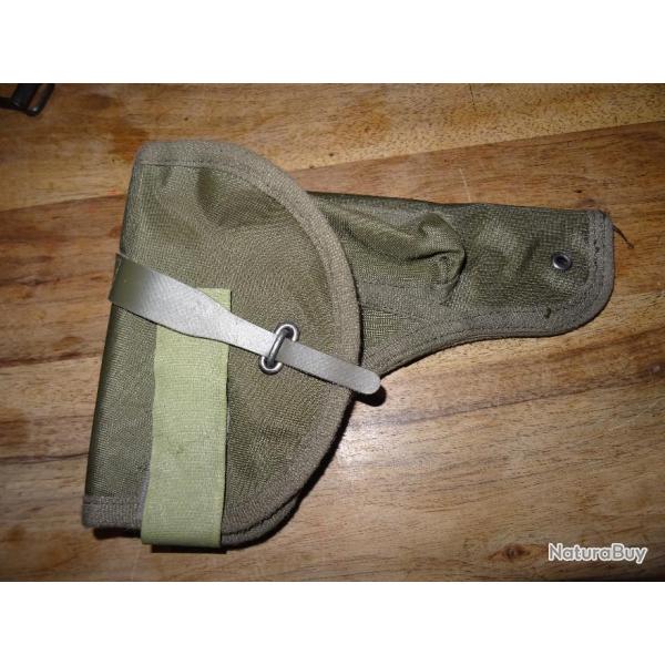 Etui de MAC 50 toile synth�tique avec scratch additionnel contre la perte des chargeurs