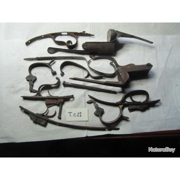 LOT DE PIECES DIVERS / TC13