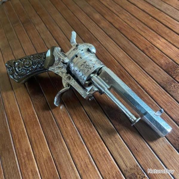 BEAU REVOLVER GRAV� BROCHE 7 mm
