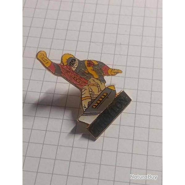 Pin's Snowboard Neige Station De Sports D'hiver Thollon Ref 3020