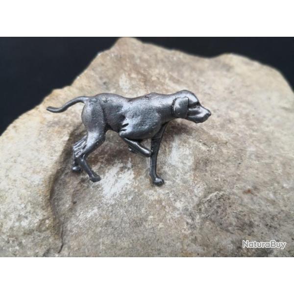 Chien de chasse  fixation pin's  Hauteur : 24 mm Largeur :40 mm