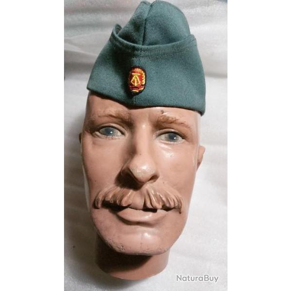 Tour de tte 56 cm  Calot des Gardiens du Mur de Berlin V.O.P.O Guerre Froide Checkpoint Charlie 4a.