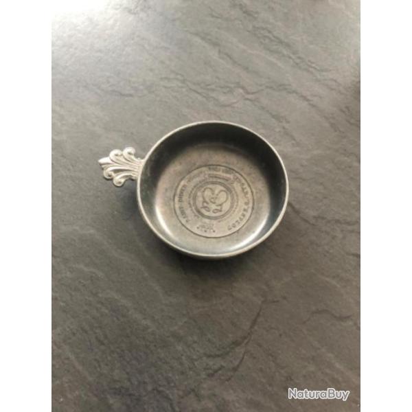 Coupelle d�gustation de vins.���Edgard d'Esplot�� Saint Didier (Vaucluse).