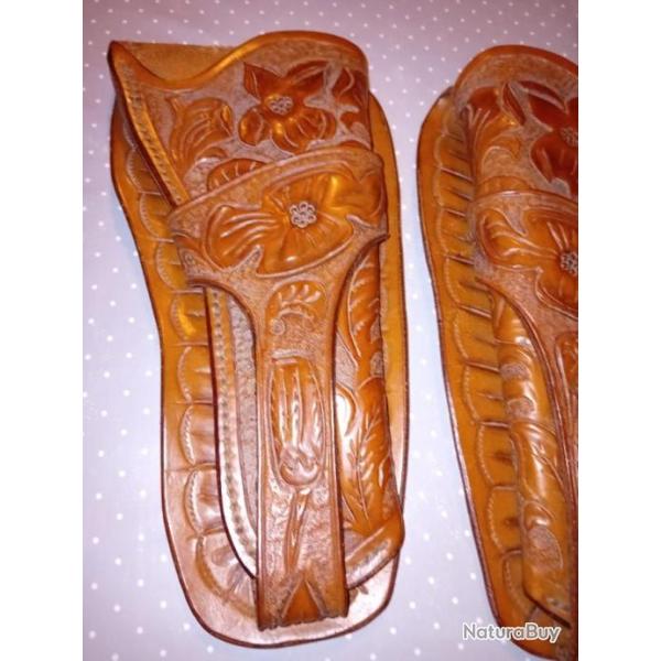 Paire de holsters pour revolvers en 7"1/2 Colt