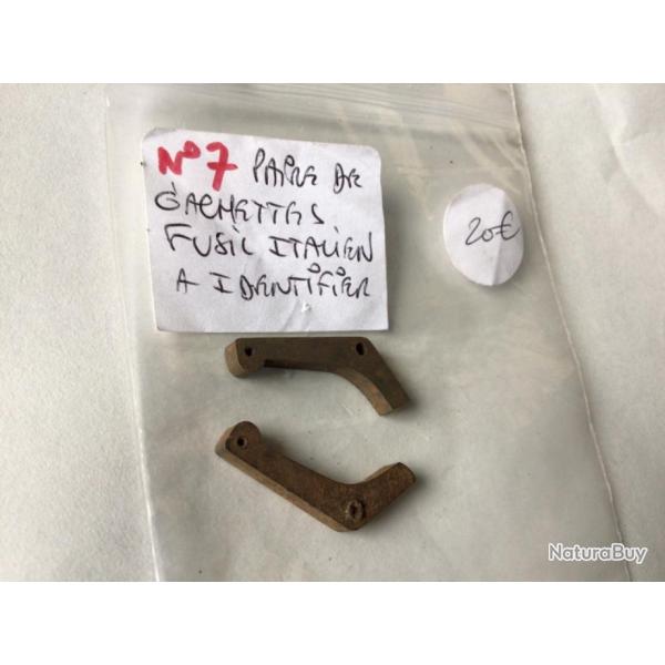 VENDU PAR LE-CUIRASSIER N�7 PAIRE DE G�CHETTES POUR FUSIL ITALIEN A IDENTIFIER