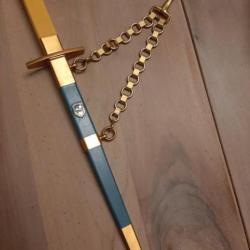 Tr&egrave;s belle et rare dague de pilote de chasse alg&eacute;rien avec encore plus rare b&eacute;li&egrave;re d'origine.