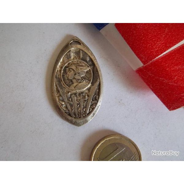 Pendentif collection mairie de Lille camp de vacances 1930