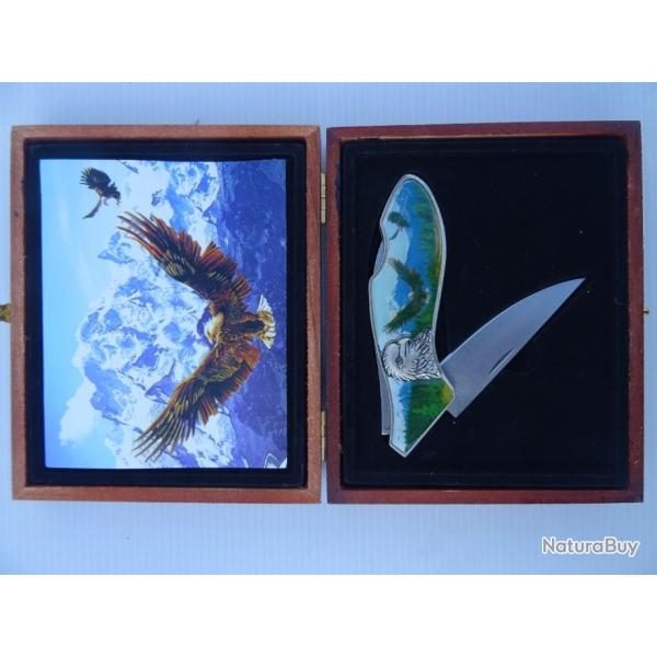 COUTEAU de COLLECTION, avec poign�e t�te d'aigle, en coffret bois (B12)