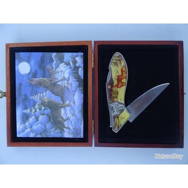 COUTEAU de COLLECTION, avec poign�e t�te de loup, en coffret bois (B11)