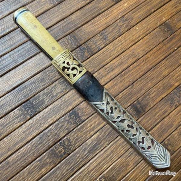 COUTEAU TIB�TAIN CORNE  BICOLORE XlX �ME SI�CLE