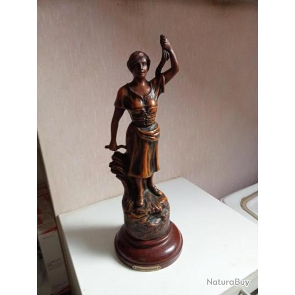 Ancien Statue R�gule Femme Sign� Ruchot hauteur 36 cm