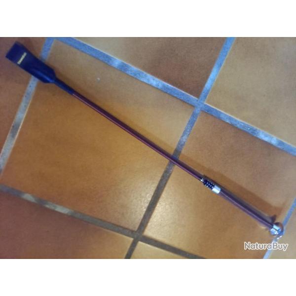 CRAVACHE  LG 650mm . PARFAIT  ETAT  .  JAMAIS  SERVI .