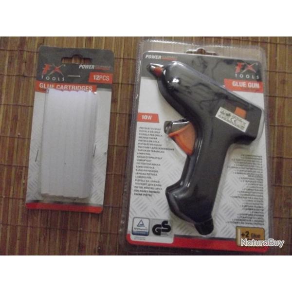 BRADE - Pistolet � colle 220v avec 2 b�tons de colle 7mm + lot de 12 b�tons suppl�mentaires 7mm