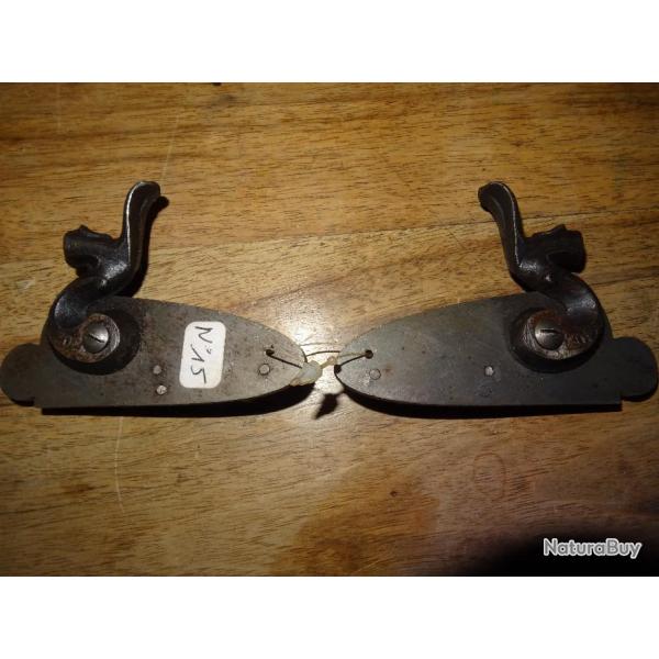 Paire de platines de fusils de chasse � chien n�15