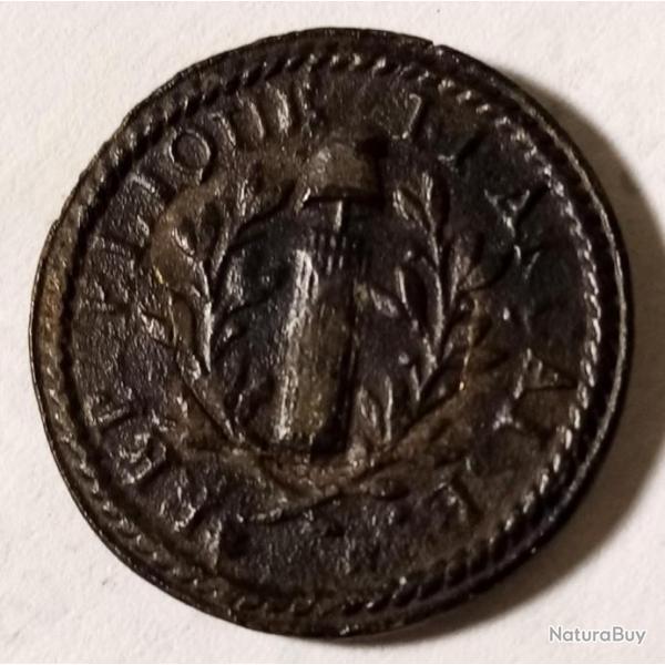 Bouton militaire, arm�e de terre, troupes � pieds infanterie l�g�re 1791-1803  Diam�tre 21mm