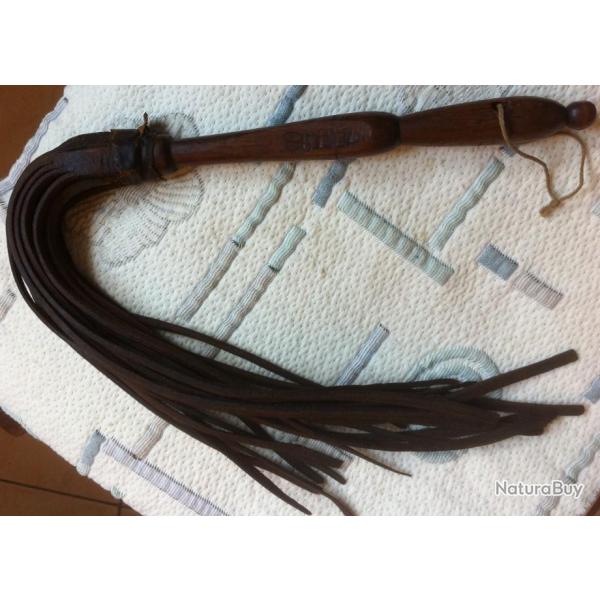 Martinet r�glementaire matricul� qui servait � battre les v�tements 14 18. WW 1