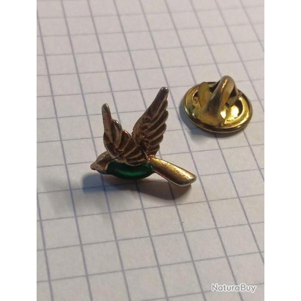 Pin's Oiseau RARE Petit Ref 2006p