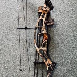 ARC GAUCHER,  HOYT USA ULTRATEC XT 3000 camo, chasse / comp&eacute;tition 3 D, nature  /  cible